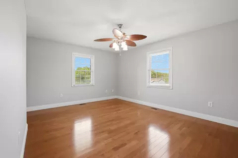 Bedroom - 467 Oakmont Rd, Bean Station, TN 37708 photo 3 of 3