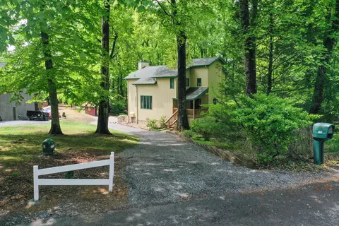 4517 Woodoak Dr, Kingsport, TN 37664
