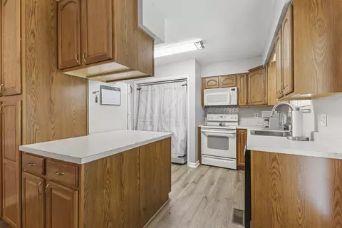 Kitchen - 214 Barbara Dr, Talbott, TN 37877 photo 1 of 3