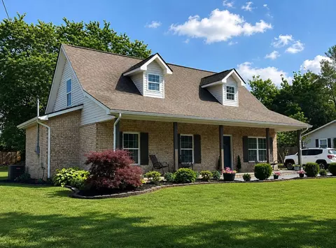 153 Gayle Ave, Lenoir City, TN 37771
