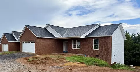 1027 Patriots Landing Dr, Dandridge, TN 37725