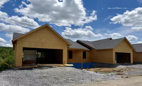 1057 Patriots Landing Dr, Dandridge, TN 37725
