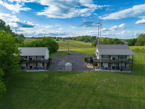 2708 Roberts Rd, Kodak, TN 37764