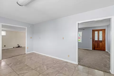 Living - 240 Coffman Rd, Bean Station, TN 37708 photo 3 of 6