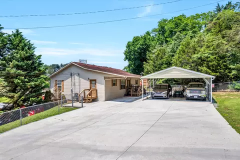 Exterior - 122 Circle Dr, Bean Station, TN 37708 photo 6 of 8