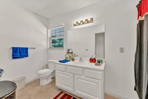 Bath - 122 Circle Dr, Bean Station, TN 37708 photo 2 of 2