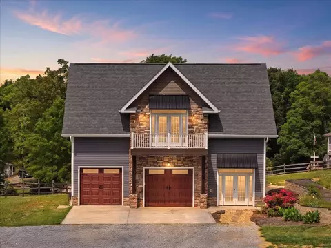 932 Hidden Harbor Ln, Sevierville, TN 37876