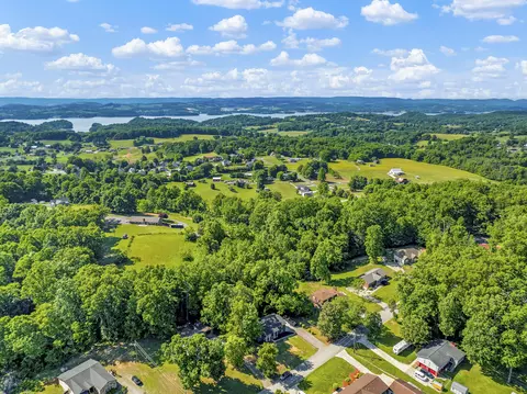 View/Area - 915 Ronald Dr, Talbott, TN 37877 photo 4 of 5