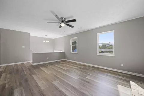 Living - 915 Ronald Dr, Talbott, TN 37877 photo 2 of 7