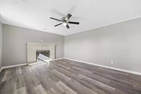 Living - 915 Ronald Dr, Talbott, TN 37877 photo 3 of 7