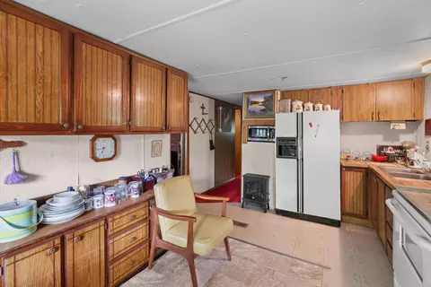 Kitchen - 185 Trinity, Harrogate, TN 37752 photo 2 of 2