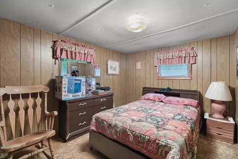 Bedroom - 185 Trinity, Harrogate, TN 37752 photo 3 of 3