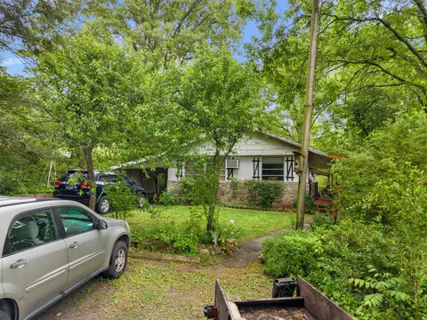 Exterior - 185 Trinity, Harrogate, TN 37752 photo 8 of 13