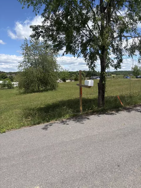 2050 Walters Dr, Bulls Gap, TN 37711