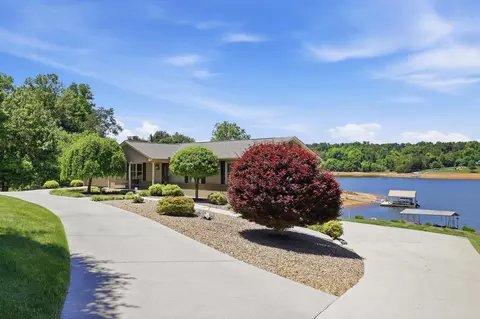 Exterior - 7574 W Pierce Dr, Talbott, TN 37877 photo 2 of 10