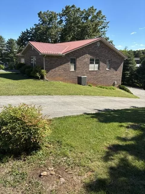 2290 Old Ford Rd, Morristown, TN 37814