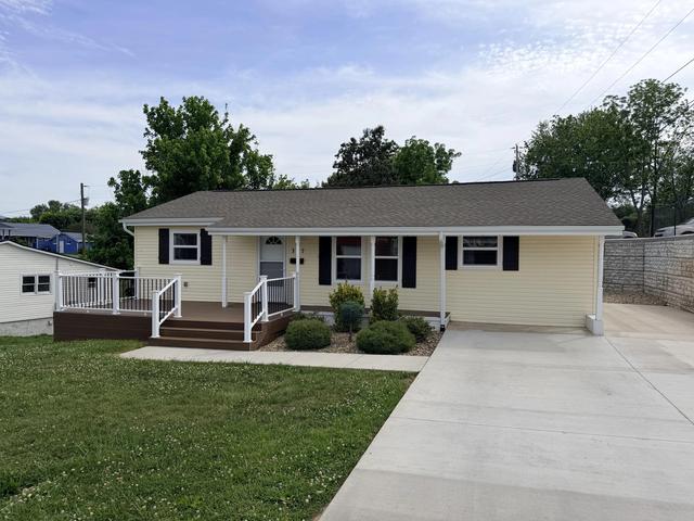 317 9th St, Newport, TN 37821