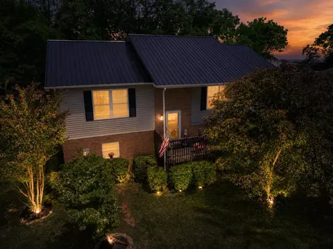 538 Delores Dr, Dandridge, TN 37725