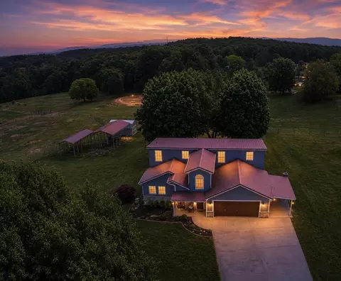 109 Ridgefield Dr, Dandridge, TN 37725