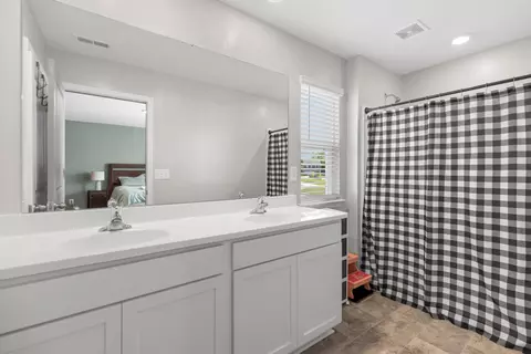 Bath - 207 Belle Ct, Talbott, TN 37877 photo 3 of 4