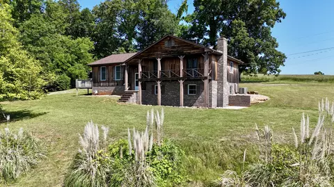 2097 Lindsey Rd, Dandridge, TN 37725