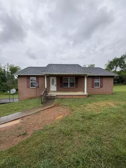 1736 Goddard Ln, Dandridge, TN 37725
