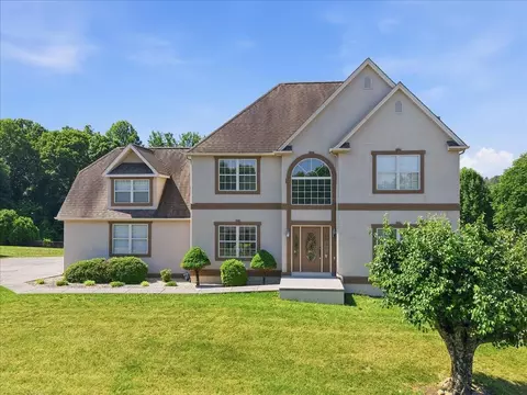 1035 E Brentwood Dr, Morristown, TN 37814