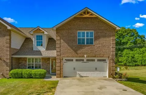 3007 Villas Creekside Dr, Dandridge, TN 37725