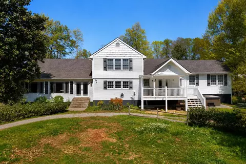 1325 Flat Woods Rd, Dandridge, TN 37725