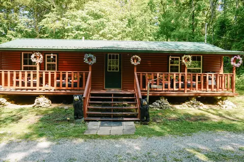 346 Jackson Hollow Rd, Thorn Hill, TN 37881