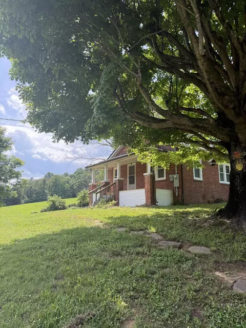 2824 Goshen Valley Rd, Church Hill, TN 37642