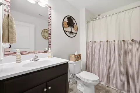 Bath - 347 Caroline Ct, Talbott, TN 37877 photo 1 of 2