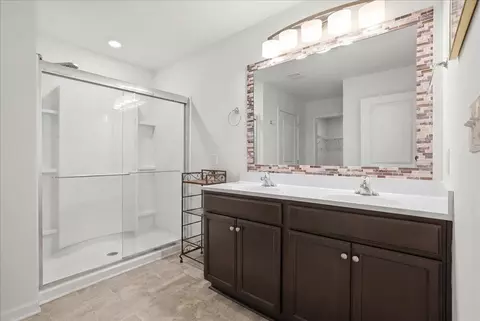 Bath - 347 Caroline Ct, Talbott, TN 37877 photo 2 of 2