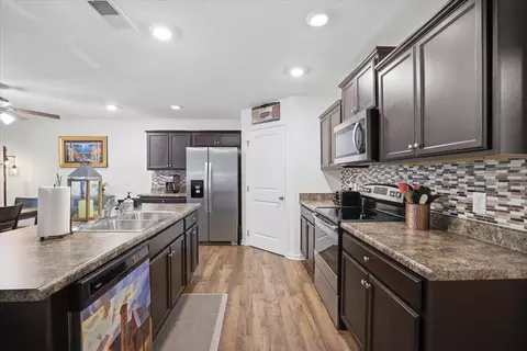 Kitchen - 347 Caroline Ct, Talbott, TN 37877 photo 2 of 4