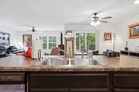 Kitchen - 347 Caroline Ct, Talbott, TN 37877 photo 3 of 4