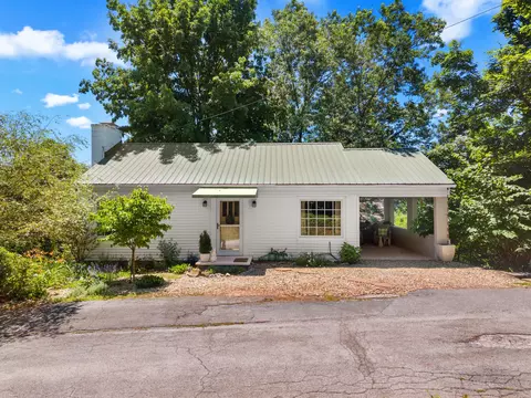 218 Circle Dr, Greeneville, TN 37745