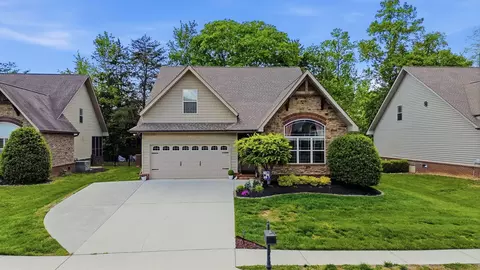 8309 Shoregate Ln, Knoxville, TN 37938
