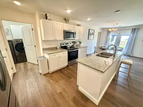 Kitchen - 1129 Janice Ln, Talbott, TN 37877 photo 2 of 4