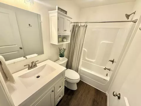 Bath - 1129 Janice Ln, Talbott, TN 37877 photo 1 of 2