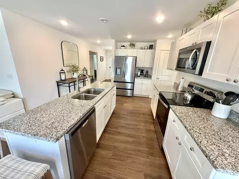 Kitchen - 1129 Janice Ln, Talbott, TN 37877 photo 3 of 4
