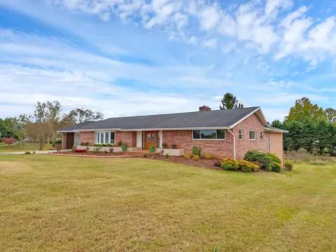 1620 Erwin Hwy, Greeneville, TN 37745
