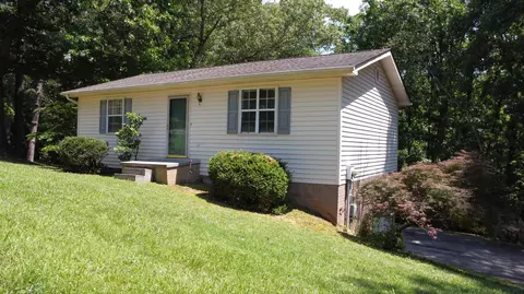 1836 Hill Trail Dr, Morristown, TN 37814