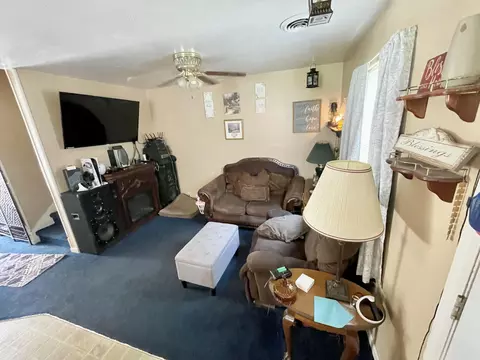 1147 N Henry St, Morristown, TN 37814