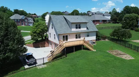 Exterior - 7555 Stonehenge Dr, Talbott, TN 37877 photo 6 of 7
