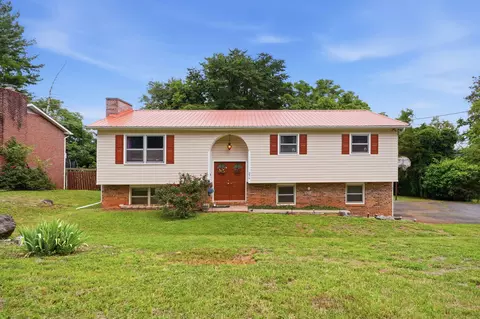 236 Royal Dr, Kingsport, TN 37663