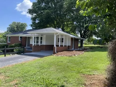 2130 Orchard St, Morristown, TN 37814