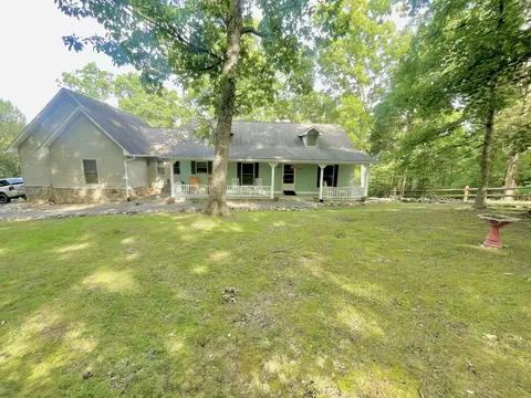 120 Atalaya Dr, Dandridge, TN 37725