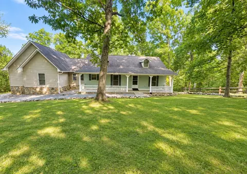 120 Atalaya Dr, Dandridge, TN 37725