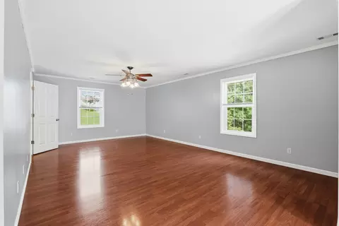 Living - 924 Sheila Ct, Talbott, TN 37877 photo 4 of 5