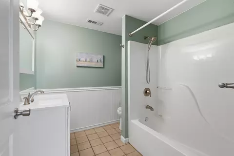 Bath - 924 Sheila Ct, Talbott, TN 37877 photo 7 of 8